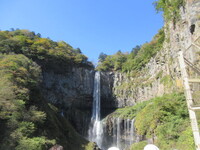 華厳の滝の壮大さが、感じられる観瀑台からの眺め!