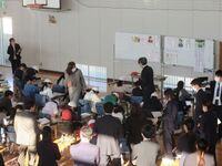 5年1組は体育館にて 教材名「ロレンゾの友達」